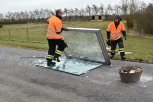 280221 Udestue midt paa vejen 02 foto H E Haulrich