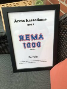 050321 Aarets kassedame Rema 1000 Drejensvej 04 Privatfoto