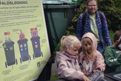 Børn kan hoppe op i skraldebilen til gratis genbrugsfest i Kolding
