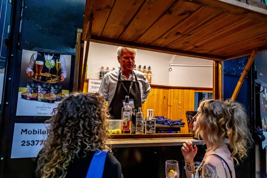 Gæster kunne smage på over 150 gins til Gin Festival i Brændkjærhallen i Kolding