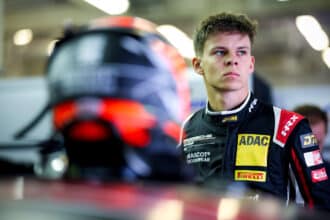 Danske Bastian Buus i aktion for Land-Motorsport i DTM på Sachsenring