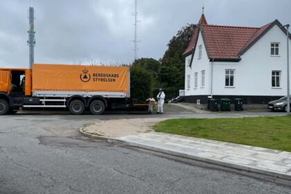 Politiaktion i Vamdrup – flere anholdt og sigtet for at drive skunkvæksthuse