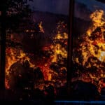 600 kvadratmeter lagerhal med halm i flammer ved Sjølund efter brug af ukrudtsbrænder
