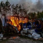 600 kvadratmeter lagerhal med halm i flammer ved Sjølund efter brug af ukrudtsbrænder