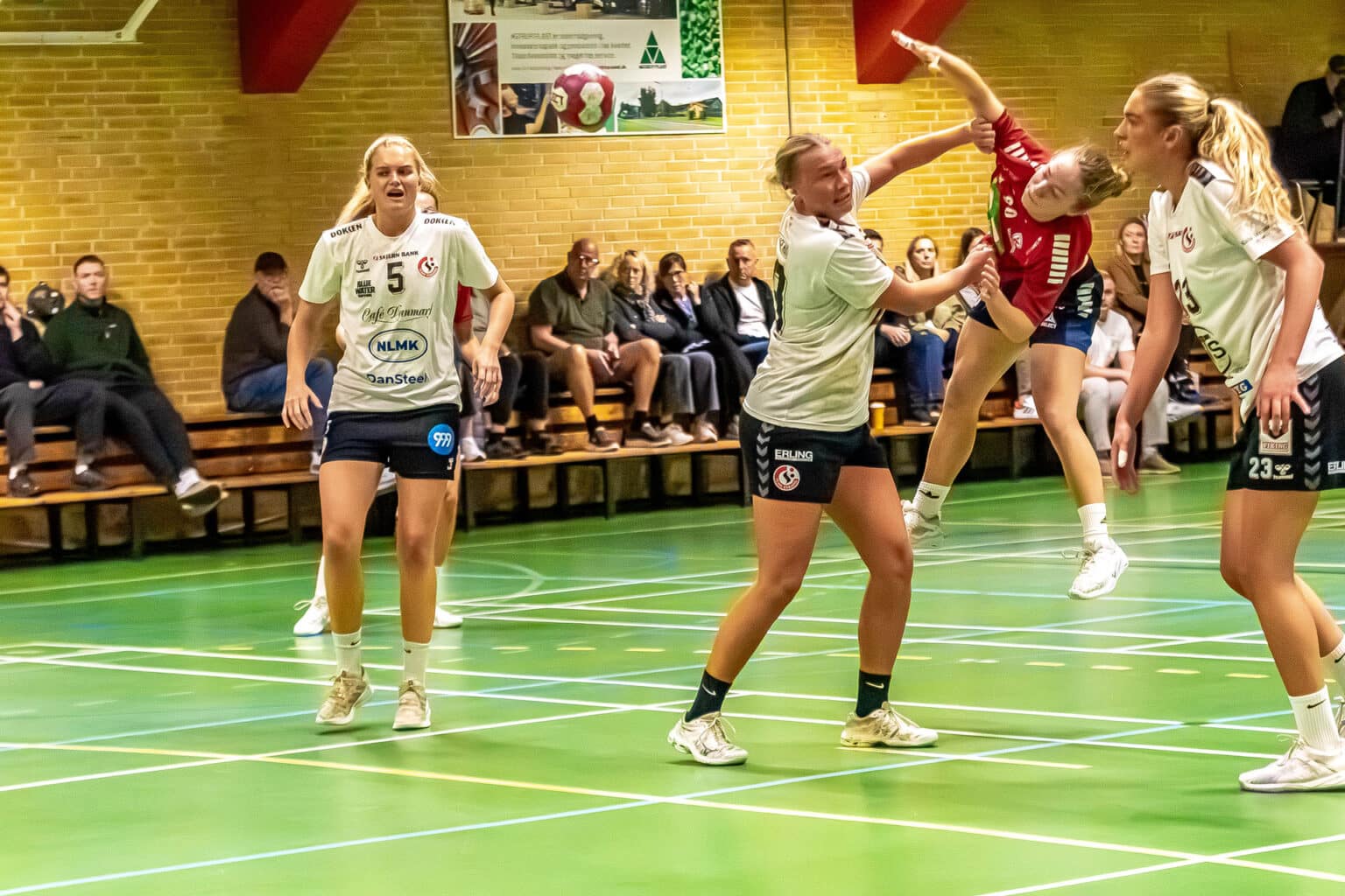 Håndboldkamp i Parkhallen i Kolding mellem Team Kolding og Team Esbjerg