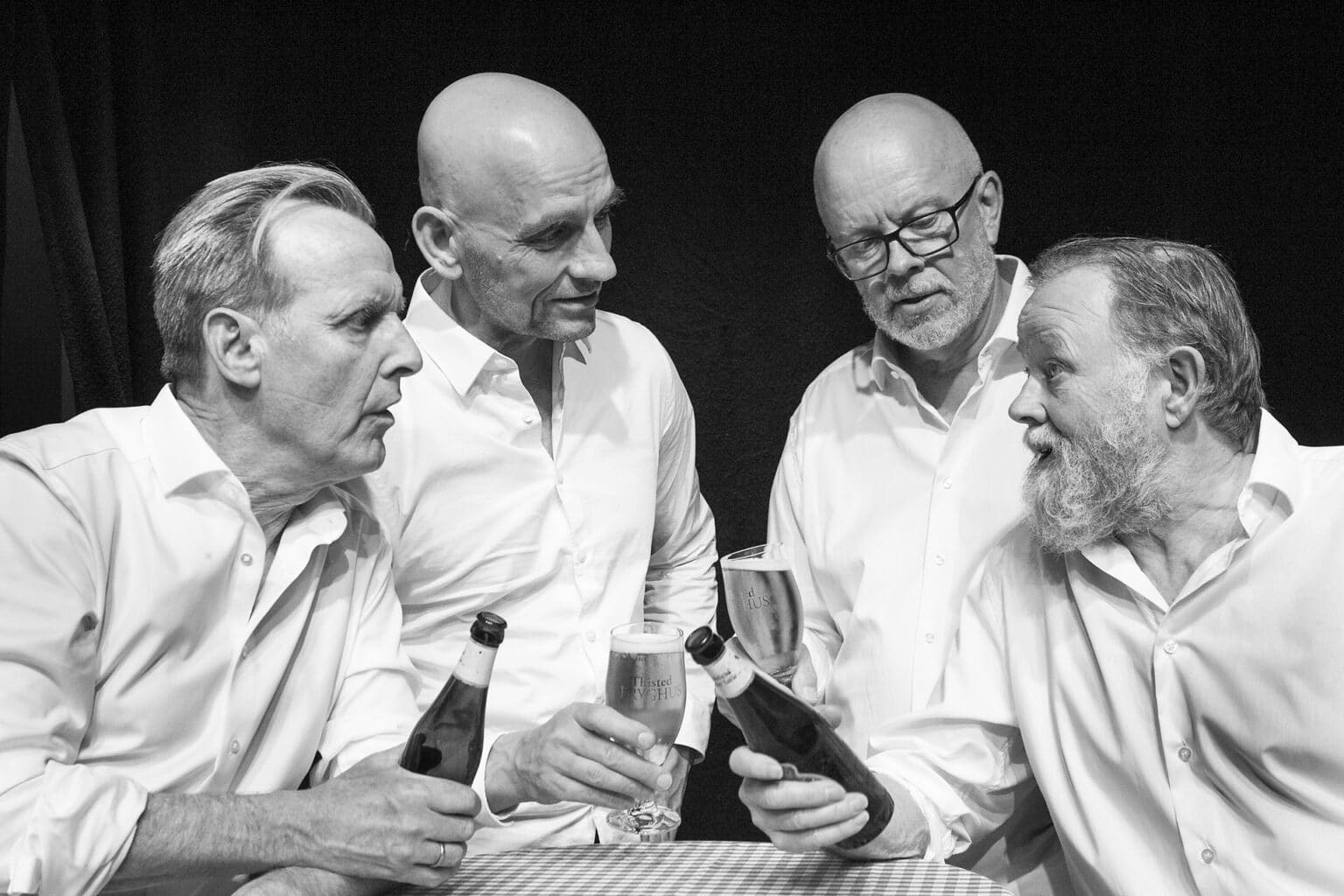 Café Livas cabaret Et CV over Danmark kommer til Kolding med Jesper Asholt