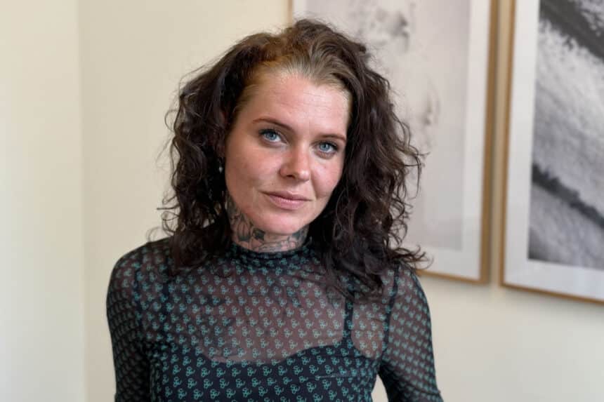 Isabella Nilsson holder foredrag i Kolding om at overleve omsorgssvigt, misbrug og livet i underverdenen