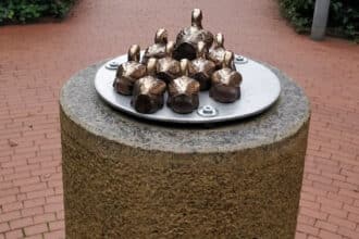 Vildanden pop-up skulptur af Erik Valter på I. P. Jensens Plads i Kolding
