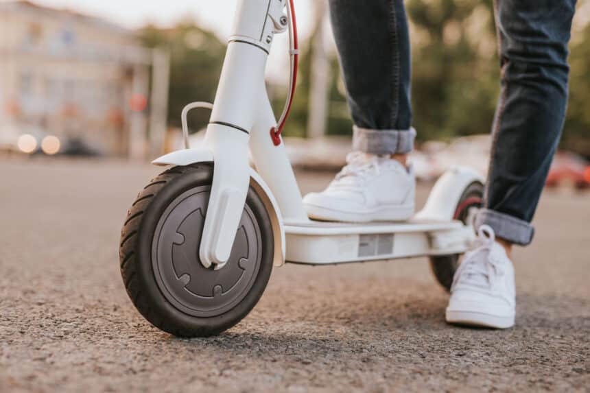 Børn på elløbehjul i Kolding - forældre kender ikke regler for elløbehjul