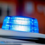 Solouheld på Vejlevej i Kolding hvor personbil kørte af vejen og ramte et træ,