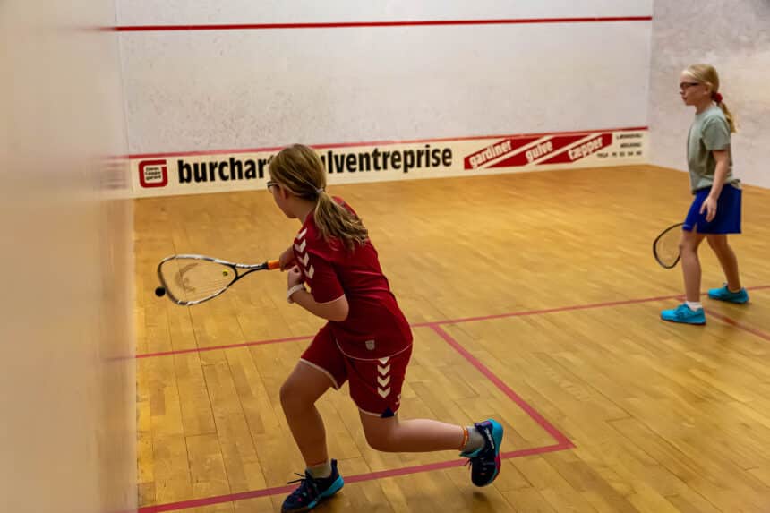 Junior Grand Prix i squash i Pulzion i Kolding - to juniorspiller i aktion under kamp
