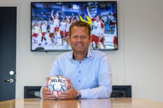 Mads Aarestrup med håndbold fortsætter som direktør for KIF Kolding i Sydbank Arena