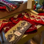 Pandebånd med julemotiver hos Mødrehjælpen i Kolding