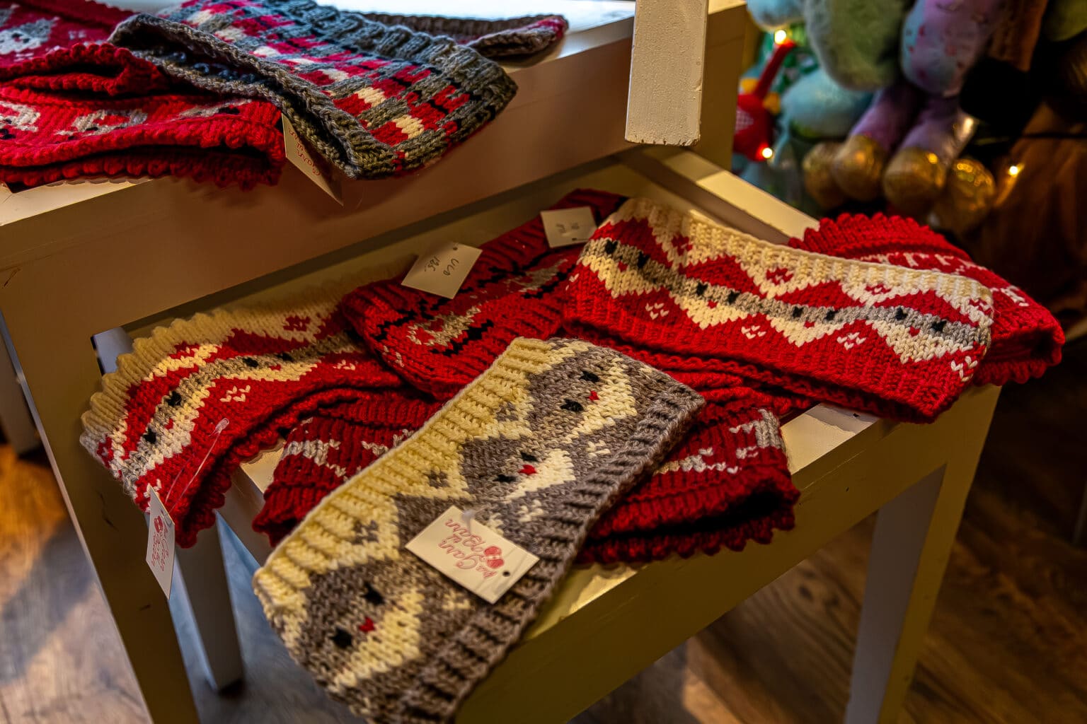 Pandebånd med julemotiver hos Mødrehjælpen i Kolding