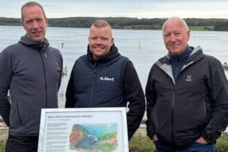 Nyt informationsskilt ved Gl. Ålbo i Kolding om marin naturnationalpark Lillebælt og marsvin