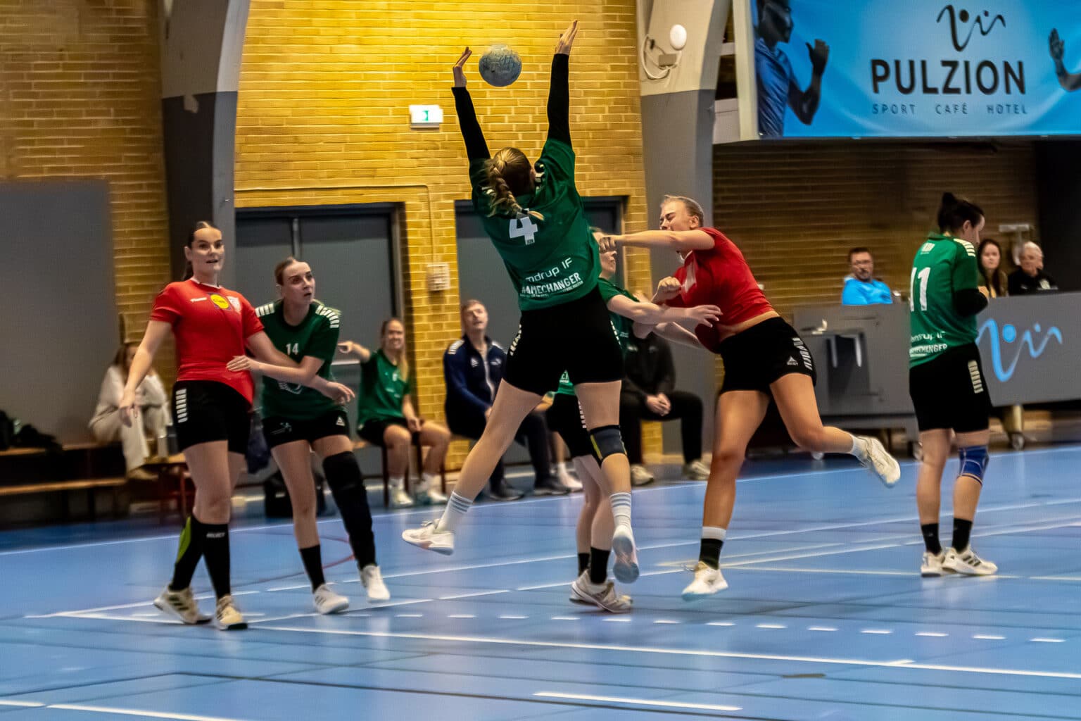 Lokalopgør i Pulzion mellem Kolding KFUM og Vamdrup IF i kvindernes Serie 1