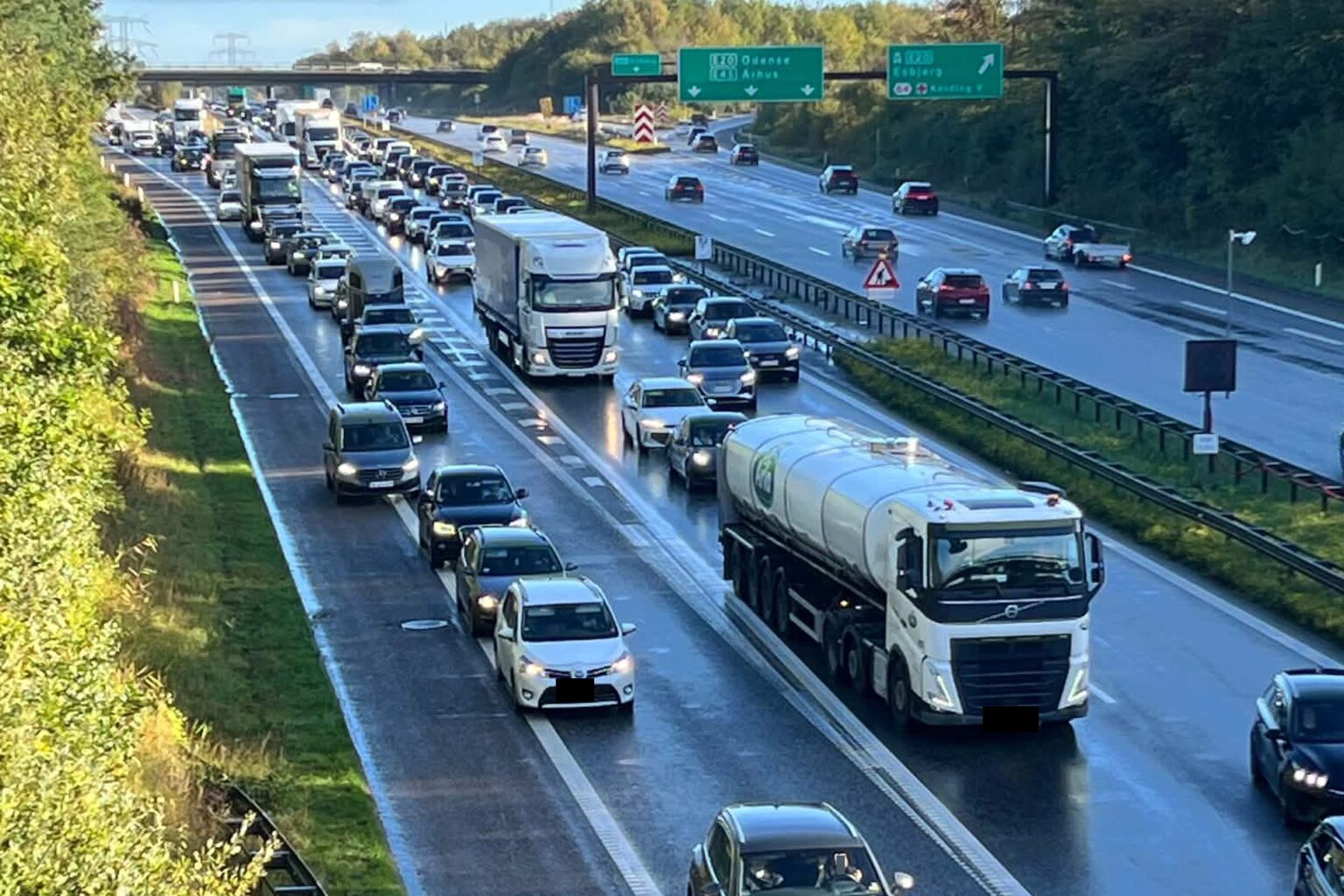 Lang kø på Sønderjyske Motorvej ved Kolding efter uheld ved Hylkedal