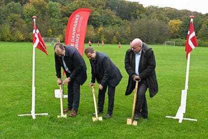 vejen-tog-foerste-spadestik-regionalt-fodboldcenter-dbu