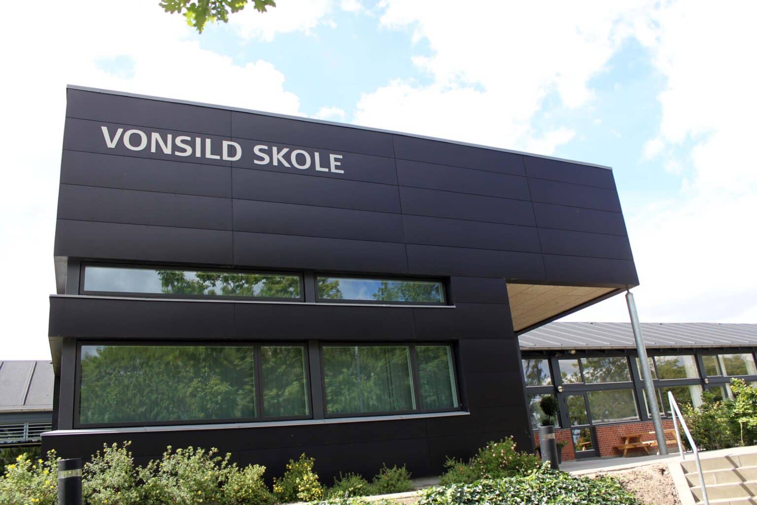 Elever på Vonsild Skole skal fra mandag pakke computere væk i pauserne og spille brætspil