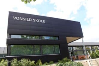 Elever på Vonsild Skole skal fra mandag pakke computere væk i pauserne og spille brætspil